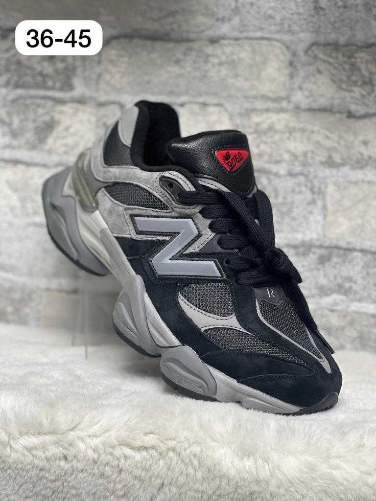 Découvrez les baskets New Balance 9060 Black Castle Rock Grey : un style unique et un confort exceptionnel pour des pas légers et tendance.